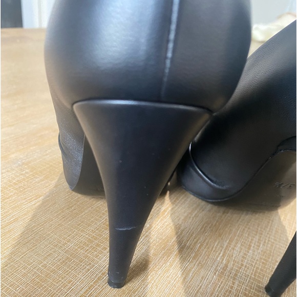 SAINT LAURENT
Vivi 100 leather pumps 
size: 37.5 - Picture 11 of 14